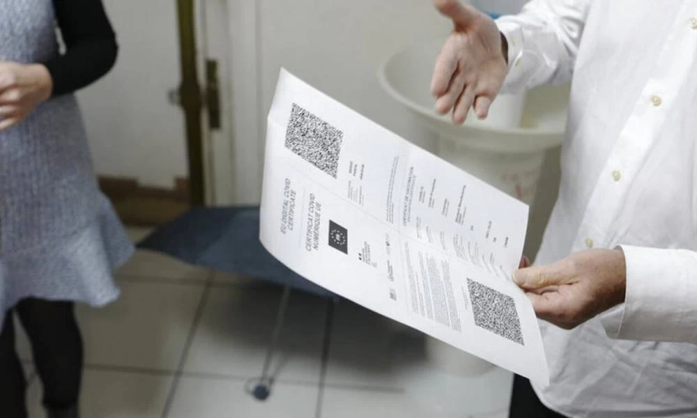 Κομισιόν: «Βόμβα» για τους ταξιδιώτες-Στην Ευρώπη μόνο με τρίτη δόση;